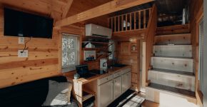 clay-banks-uaO2jAFKR0c-unsplash